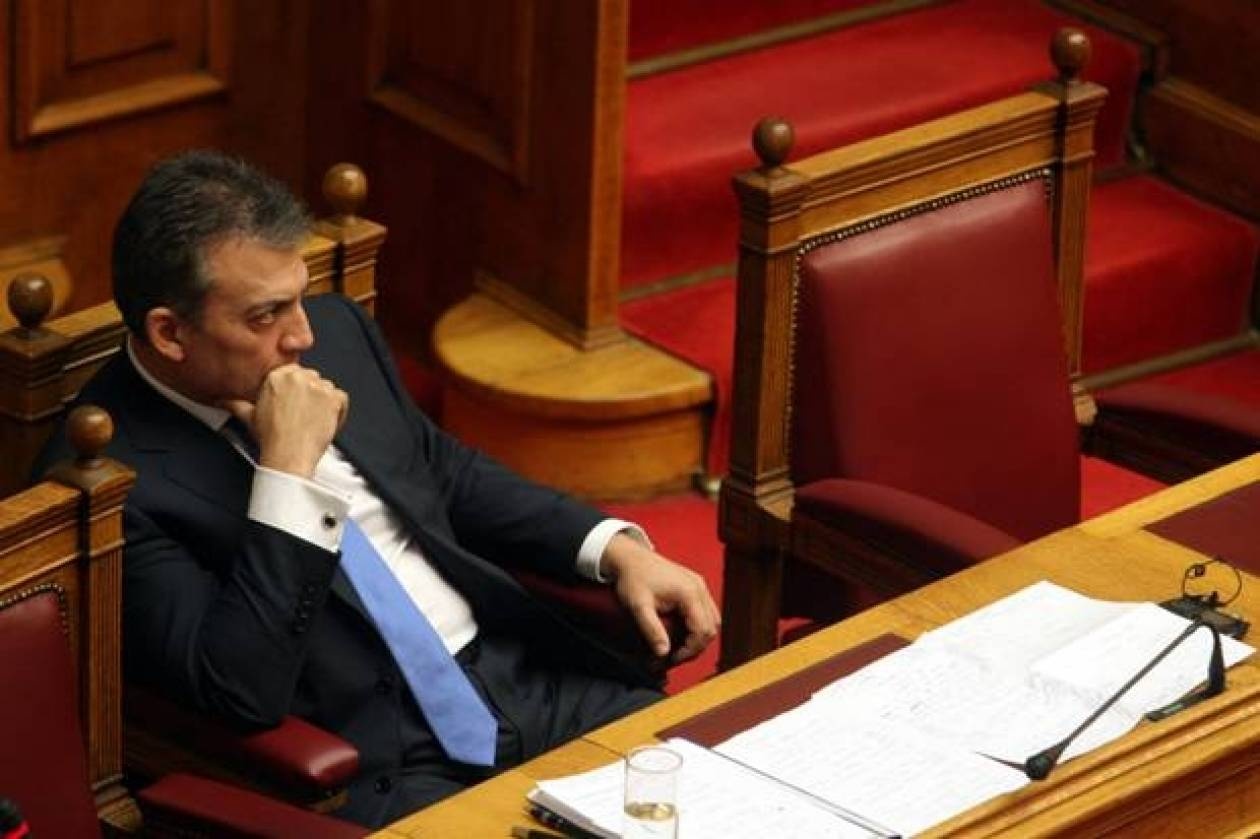 «Μάχη» στη Βουλή για την ανεργία των νέων