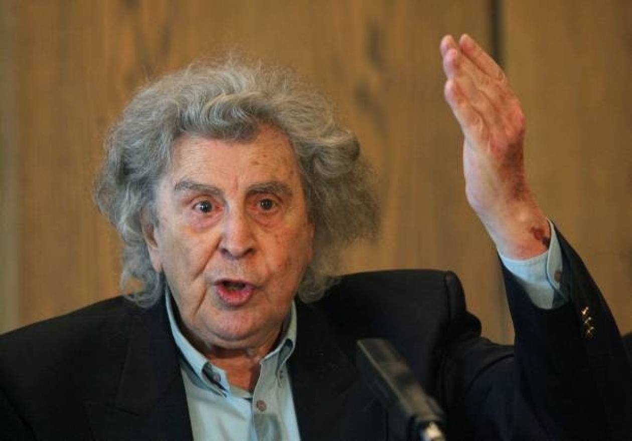 Με πνευμονία στο νοσοκομείο ο Θεοδωράκης