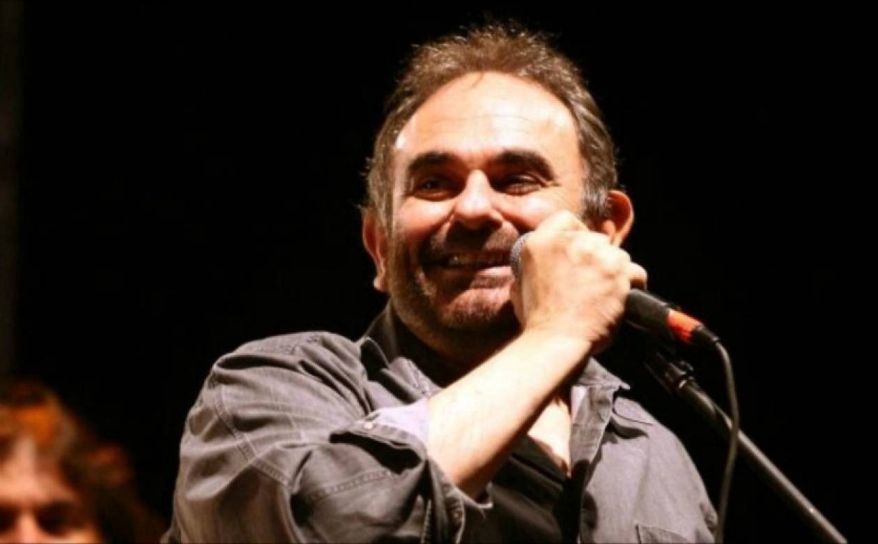 Σε στενό κύκλο η κηδεία του Σάκη Μπουλά