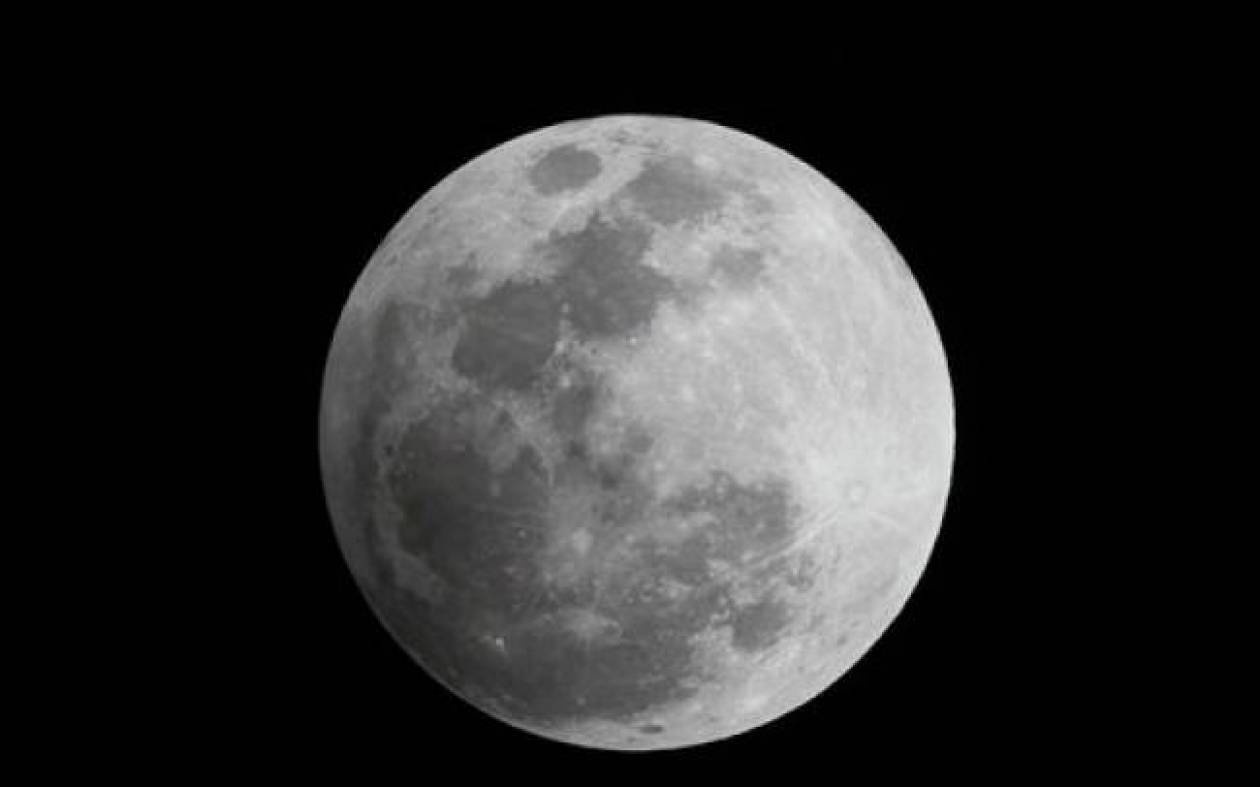 Rare footage: Asteroid crashed on Moon