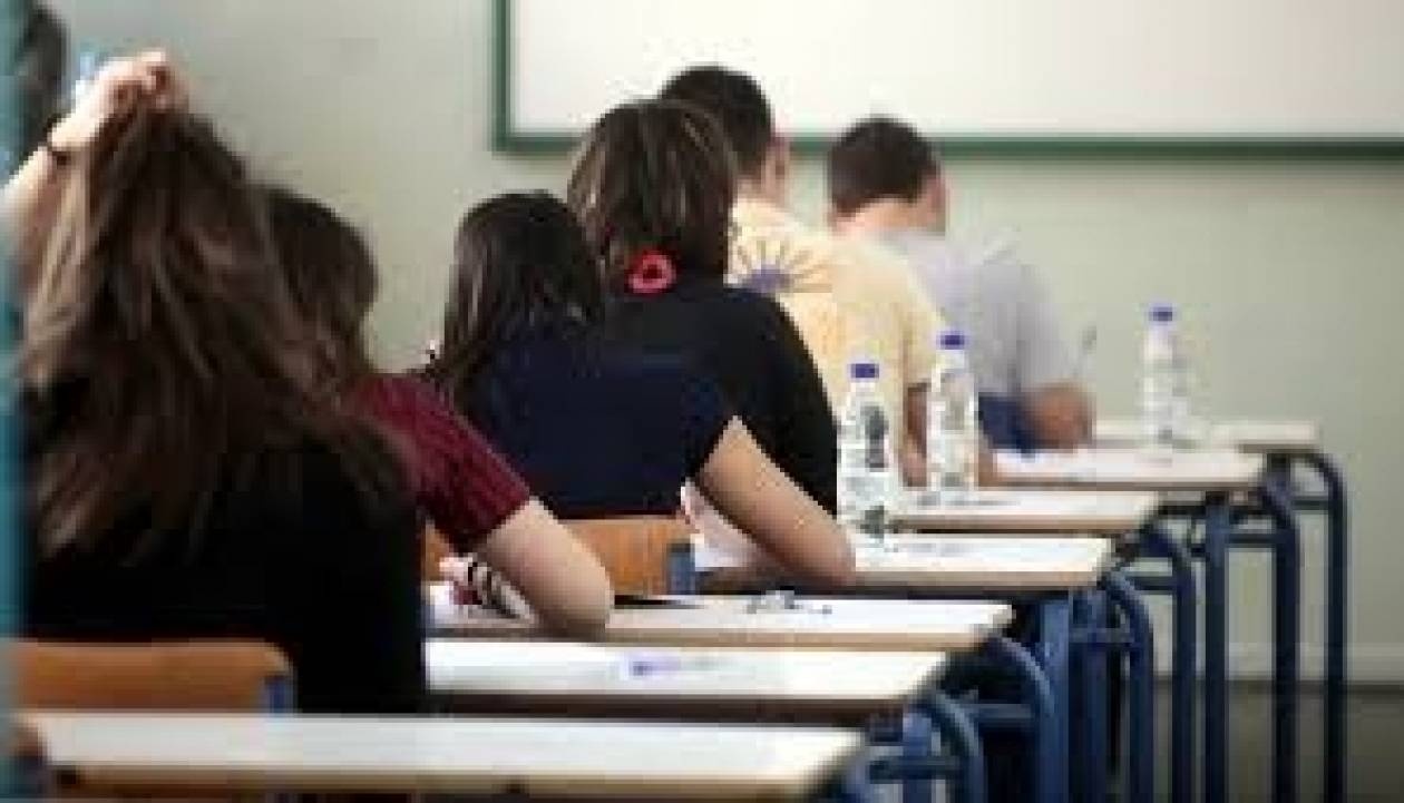 Στον αέρα οι Πανελλαδικές εξετάσεις