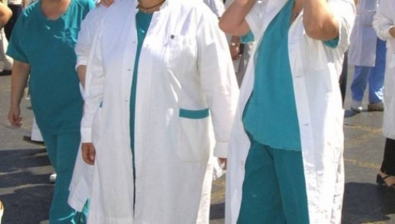 Σε απολογία 30 άτομα για το σκάνδαλο DePuy