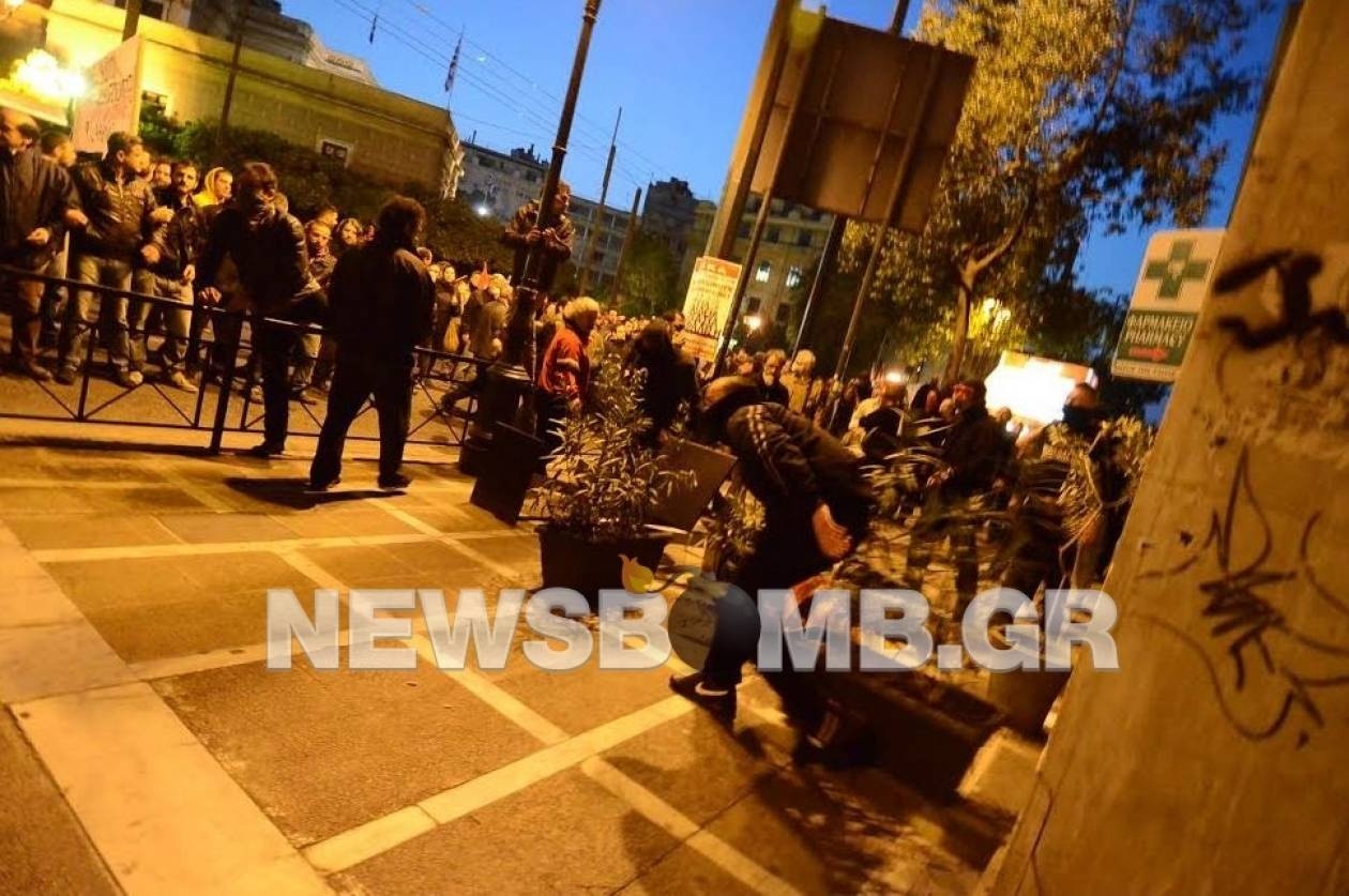 Ένταση στο κέντρο της Αθήνας (pics)