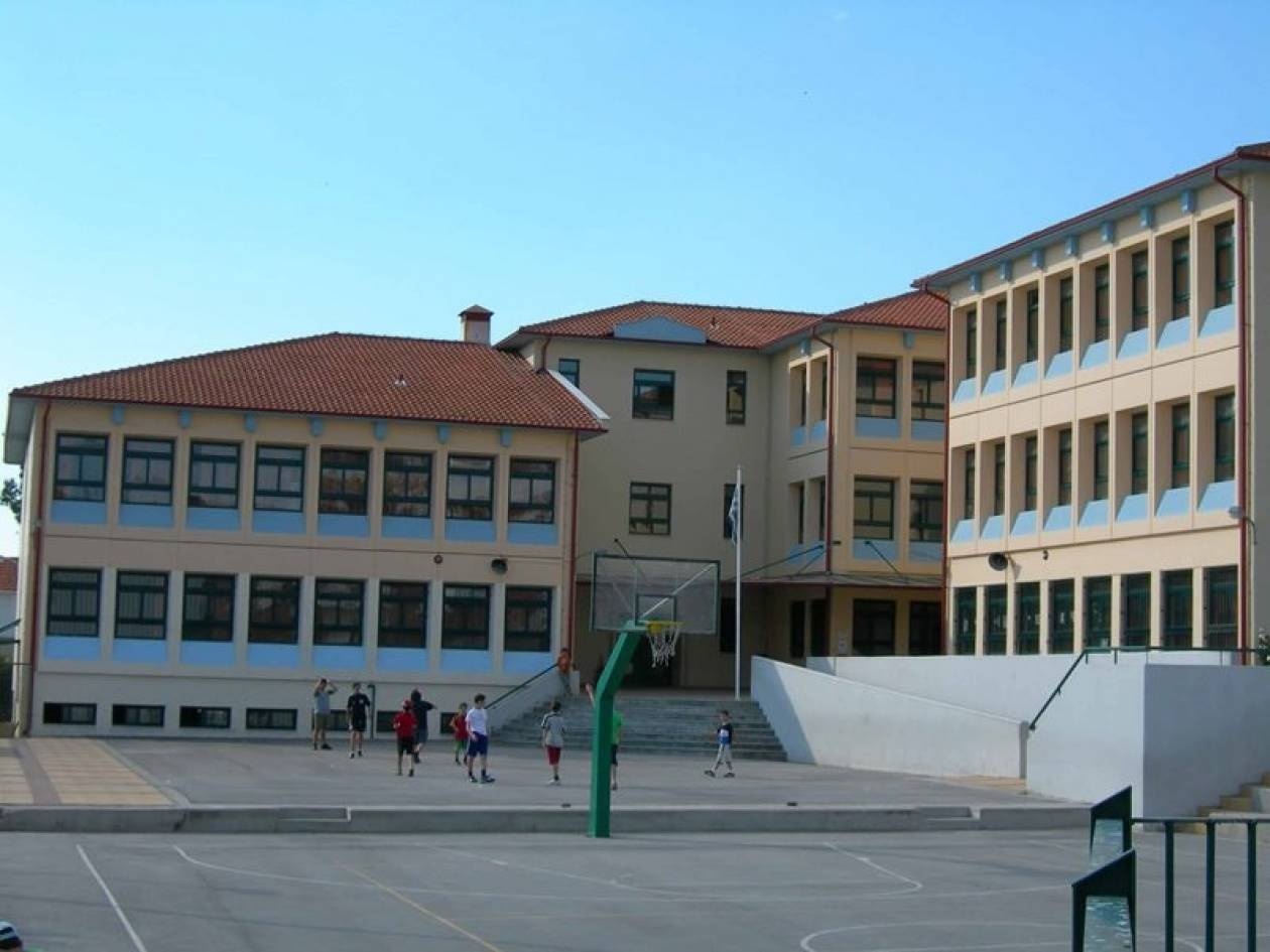 Ανοίγουν άλλα 125 σχολεία σήμερα