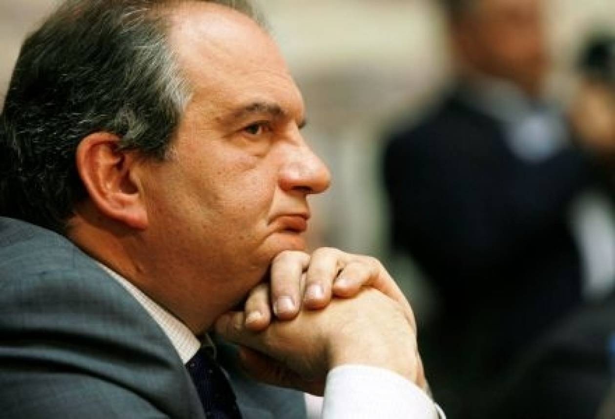 Ηχηρή απουσία Καραμανλή