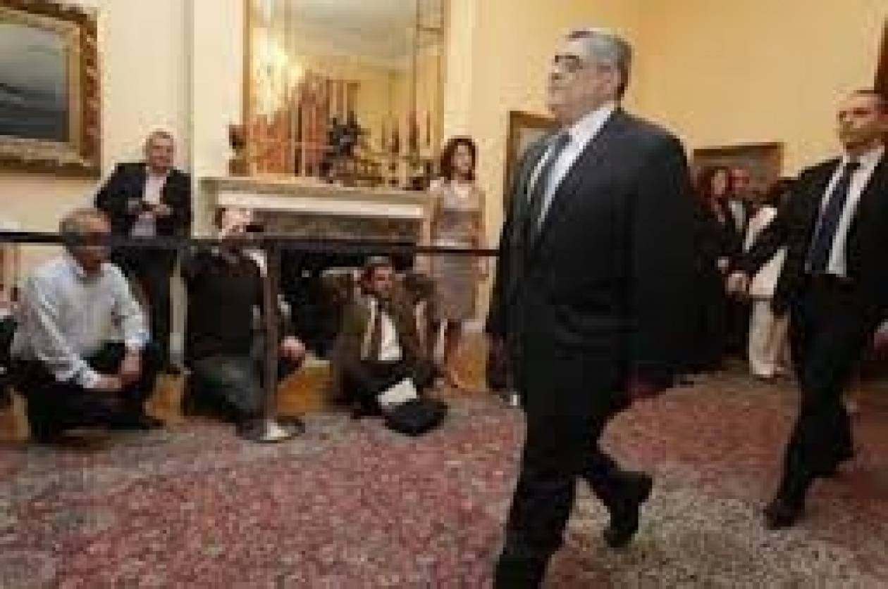 Βέλη σε Μουρούτη από Μιχαλολιάκο!