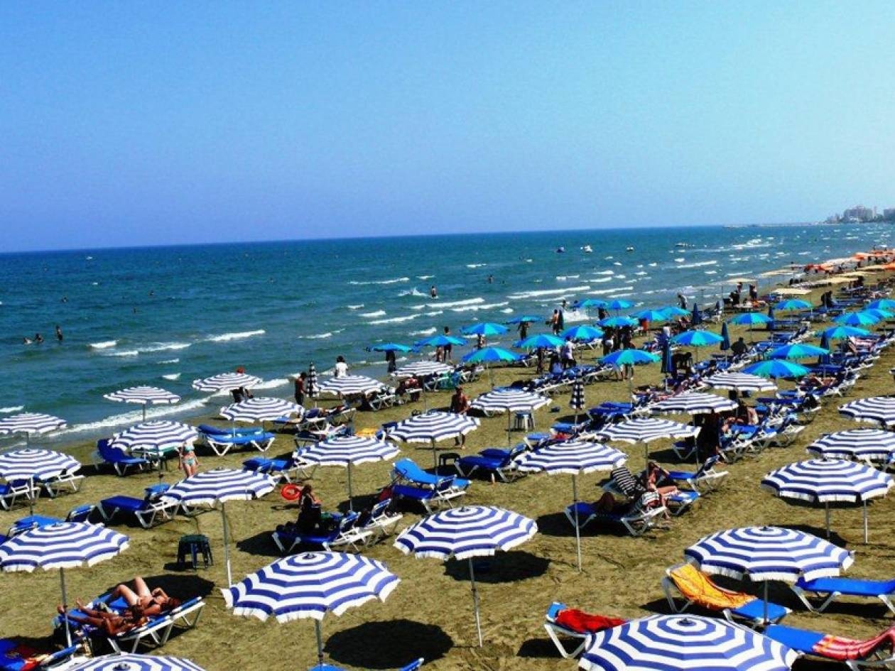 Η αισχροκέρδεια καλά κρατεί στις παραλίες