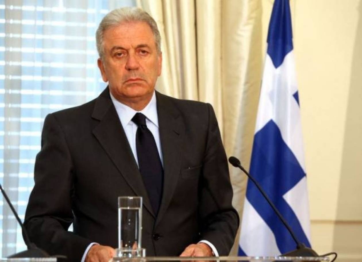 Οι… βόμβες του Αβραμόπουλου