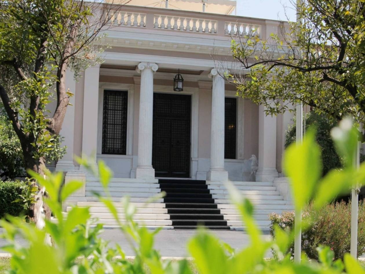 «Πυρετός» συσκέψεων στο Μαξίμου