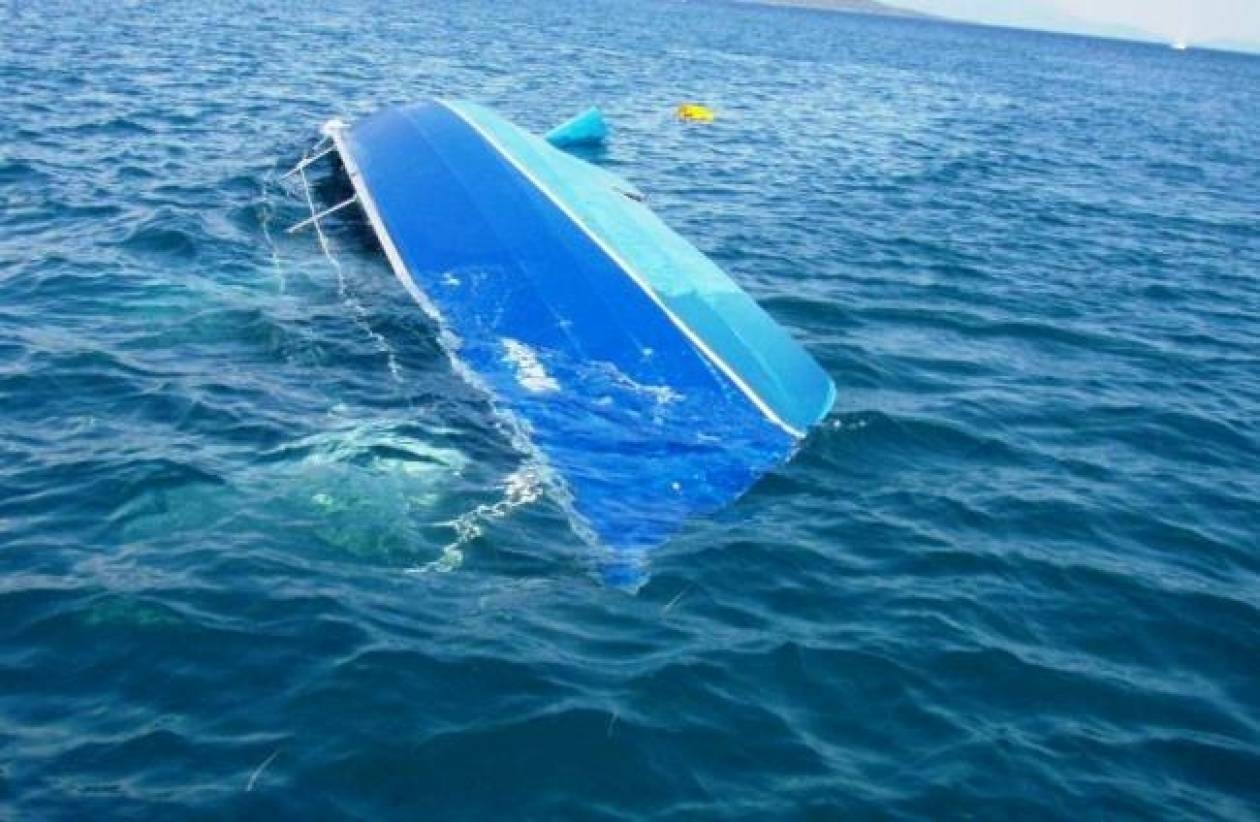 Ημιβύθιση τουριστικού σκάφους στο Τολό