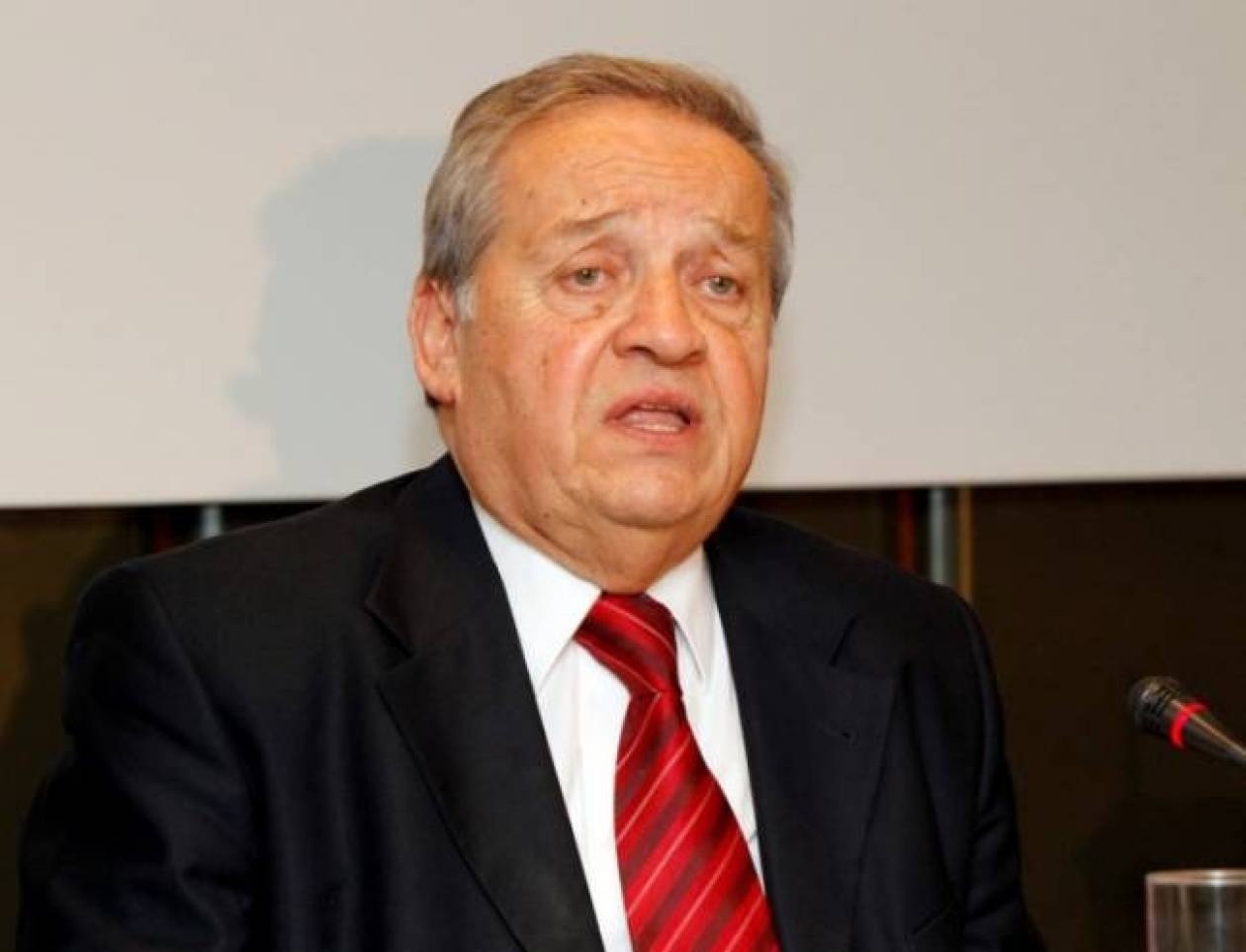 Μονίμως απέναντί μας η Μέρκελ