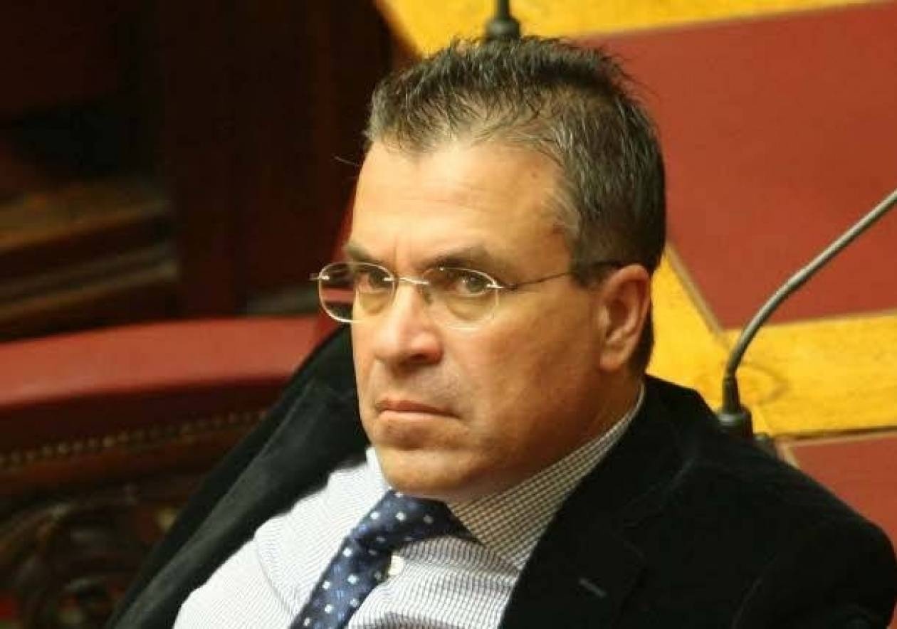 Τι συμβαίνει με τον κύριο Ντινόπουλο;