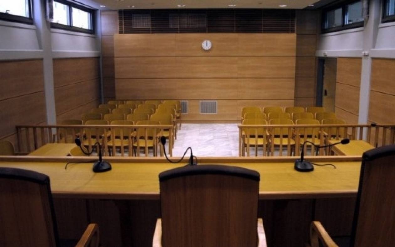 Επίθεση δικαστών κατά κυβέρνησης