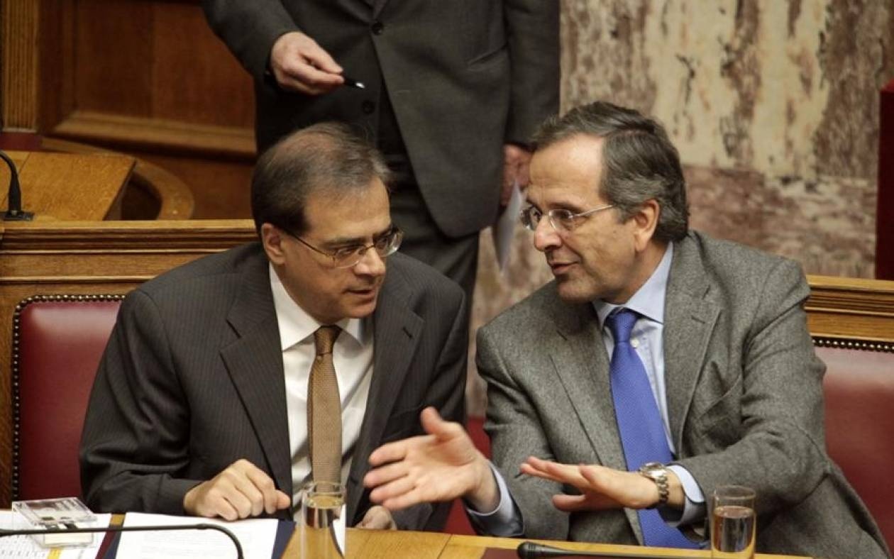 Αγεφύρωτο το χάσμα με την τρόικα