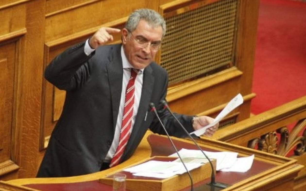 Στις «Ρίζες» ο Βασίλης Καπερνάρος