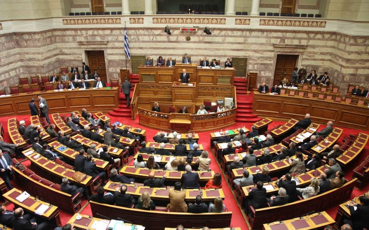 Πολιτικό «μνημόνιο» από την τρόικα