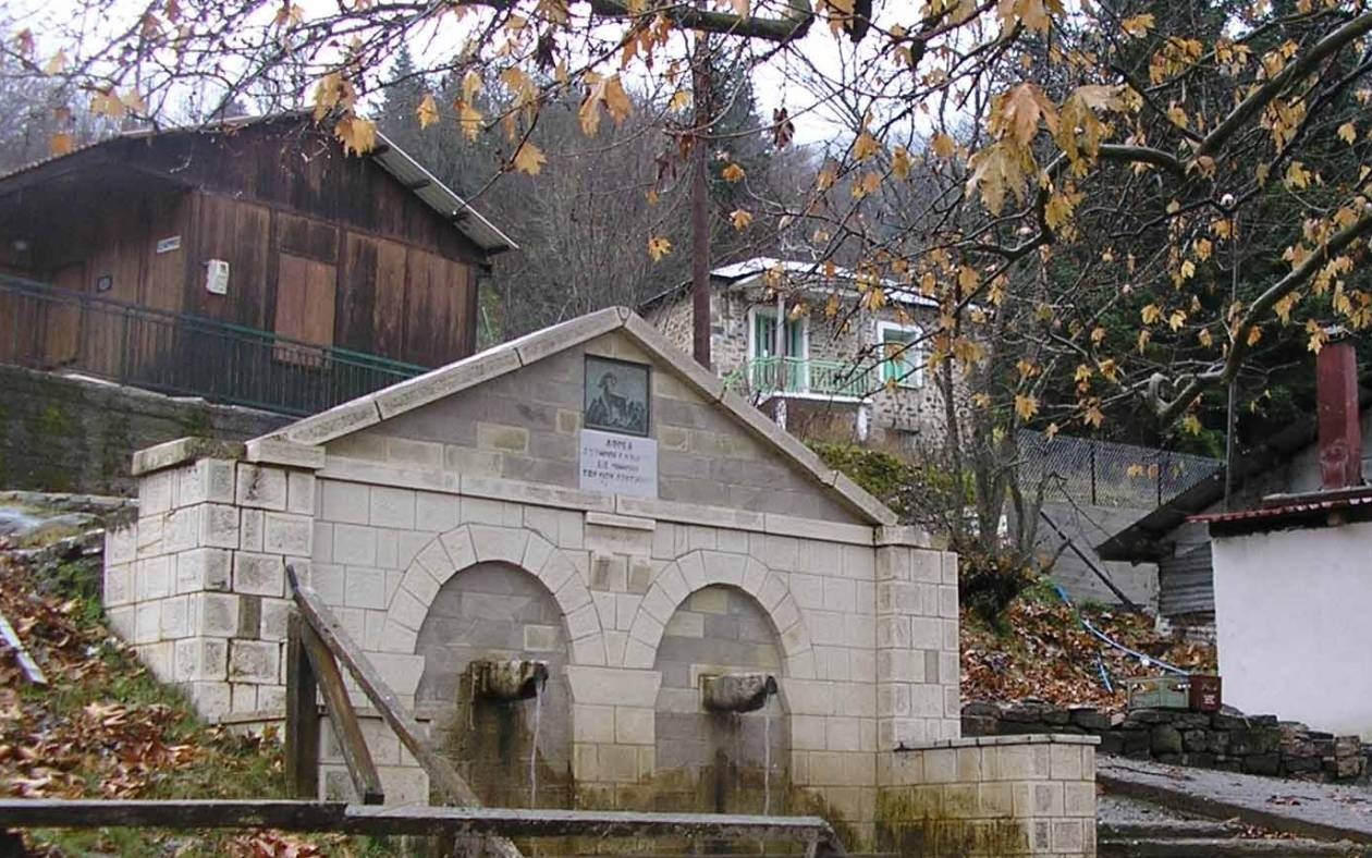 Έθιμα Χριστουγέννων: Το τάισμα της βρύσης