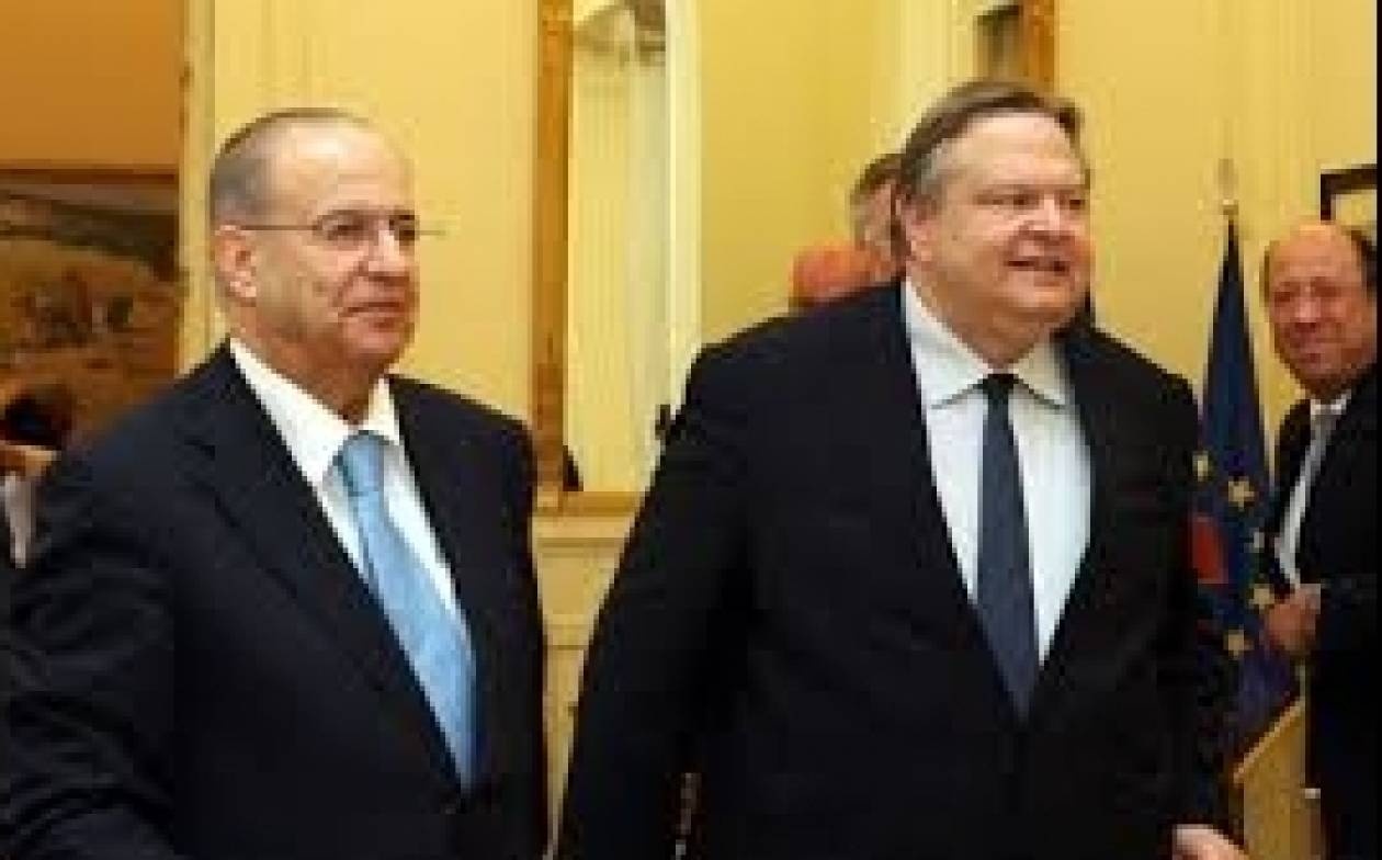 «Αποχαιρετισμός» Βενιζέλου - Κασουλίδη