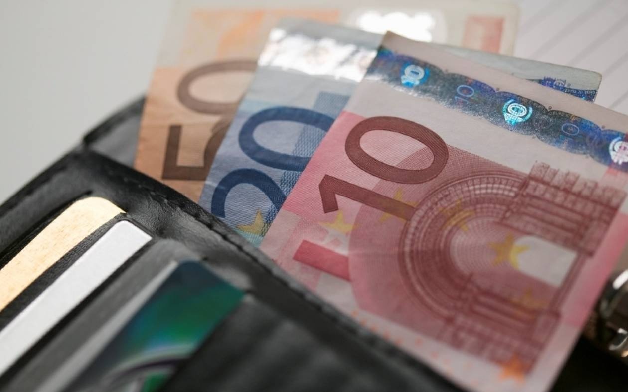 Οδηγός βρήκε πορτοφόλι και το παρέδωσε