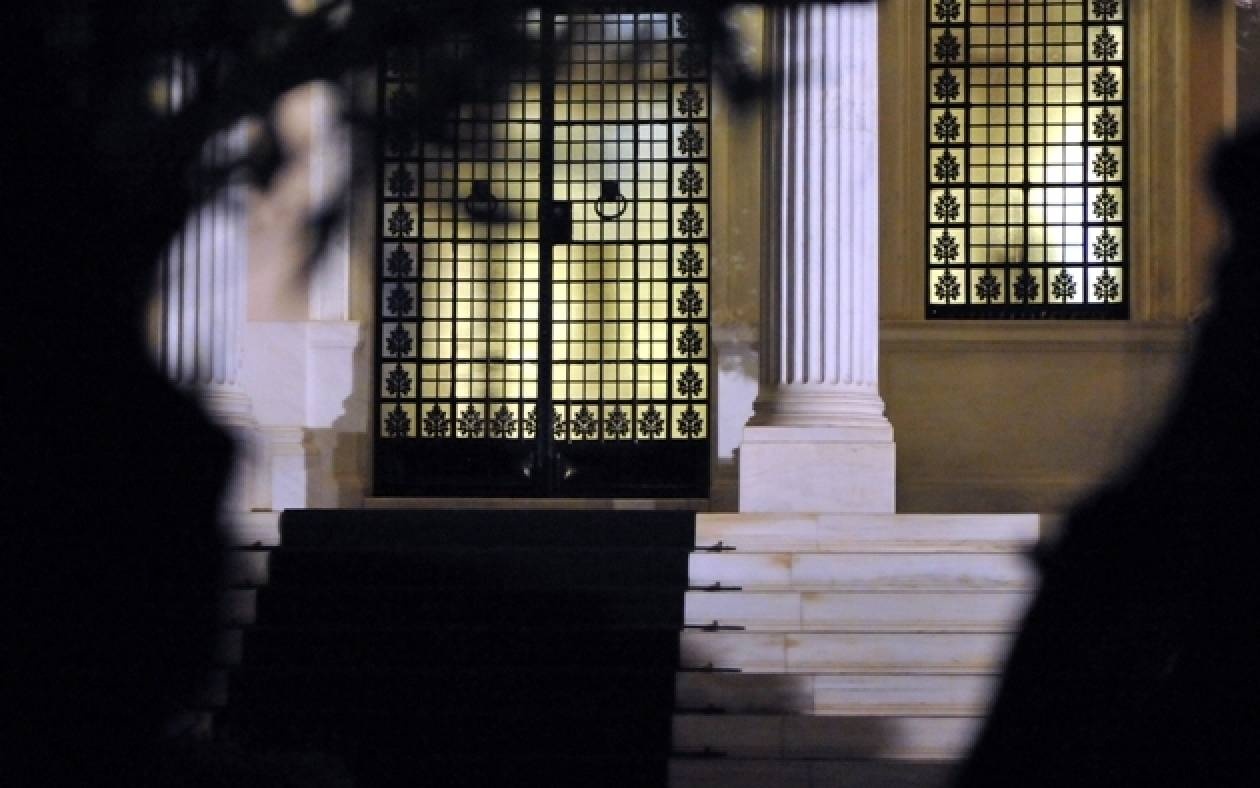Πυρετός συσκέψεων στο Μαξίμου