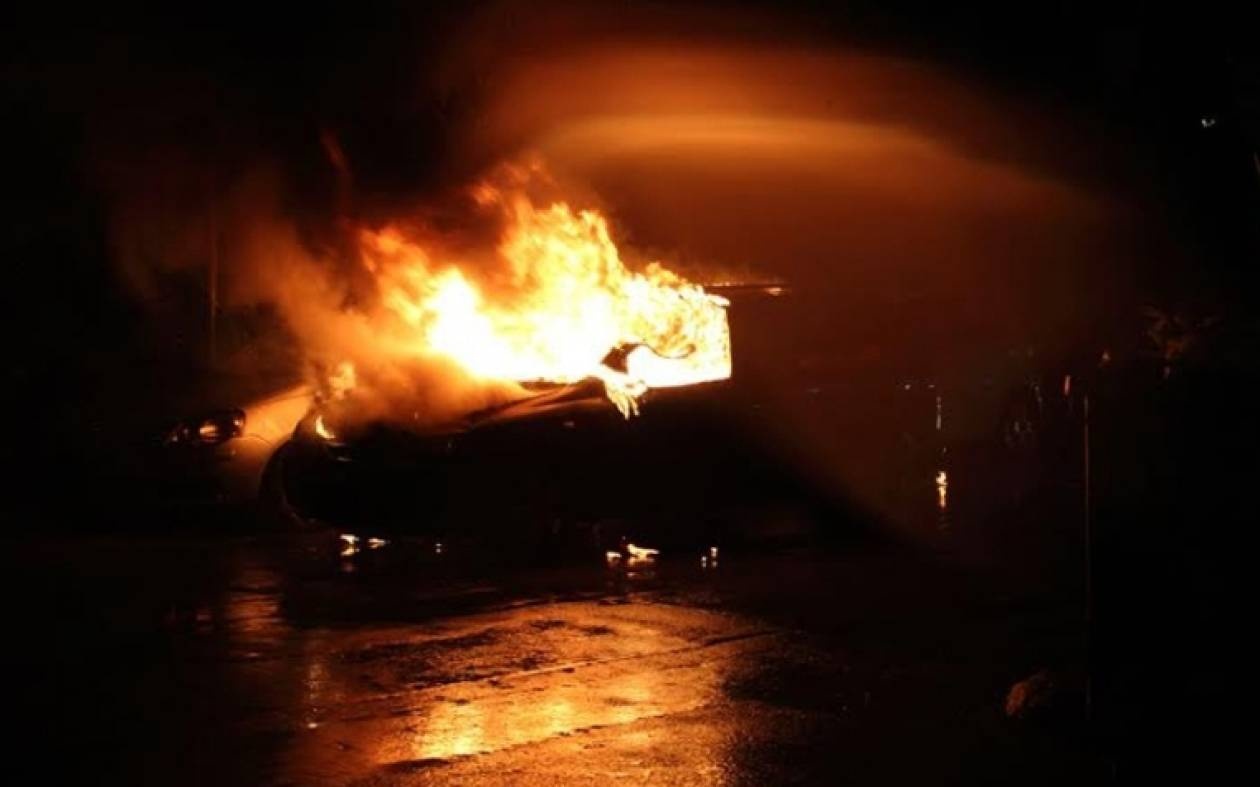 Ηράκλειο: Αυτοκίνητο τυλίχτηκε στις φλόγες