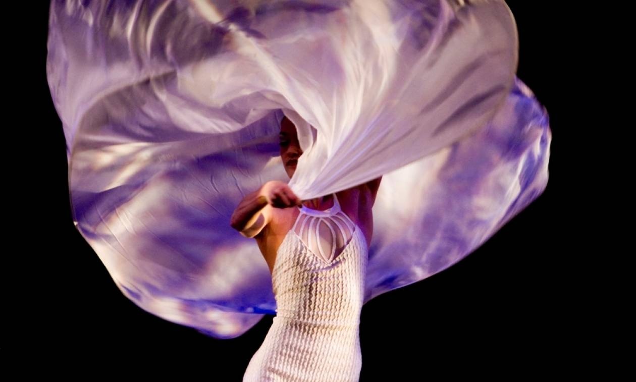 Momix: Χορεύοντας με το όνειρο
