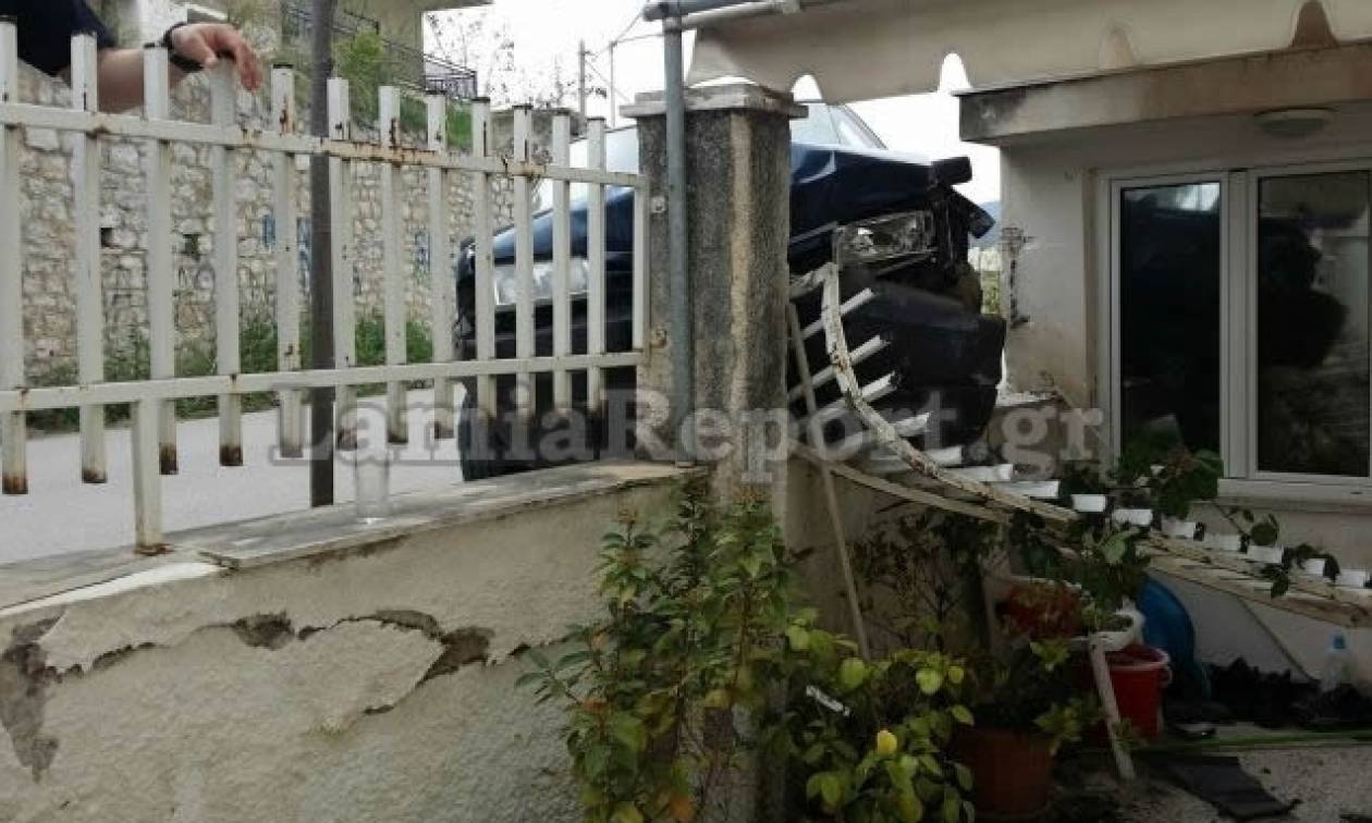 Λαμία: Τον τσίμπησε σφήκα και προκάλεσε τροχαίο (photos)