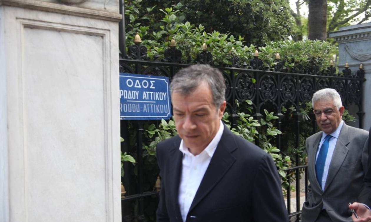 Θεοδωράκης: Ευρώ ή κόλαση