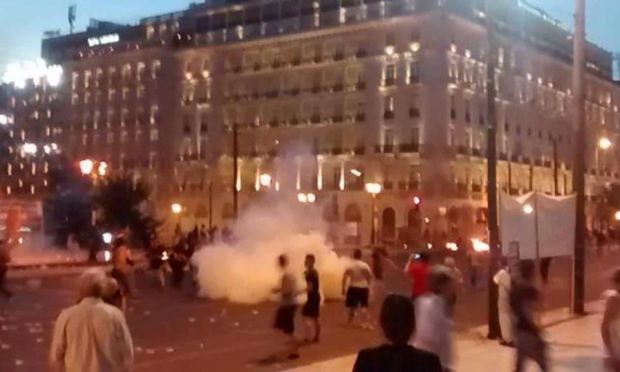 Σοβαρά επεισόδια στο Σύνταγμα (photo)
