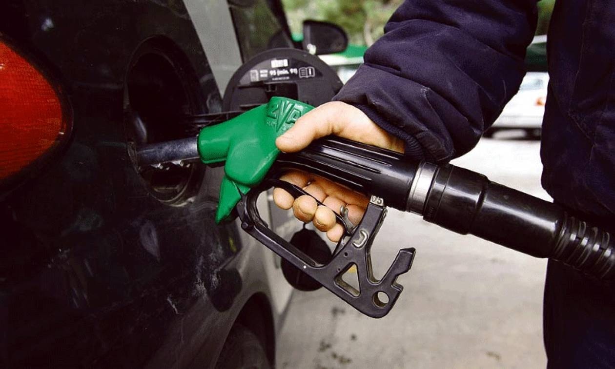 Έρχεται μείωση στην τιμή της βενζίνης