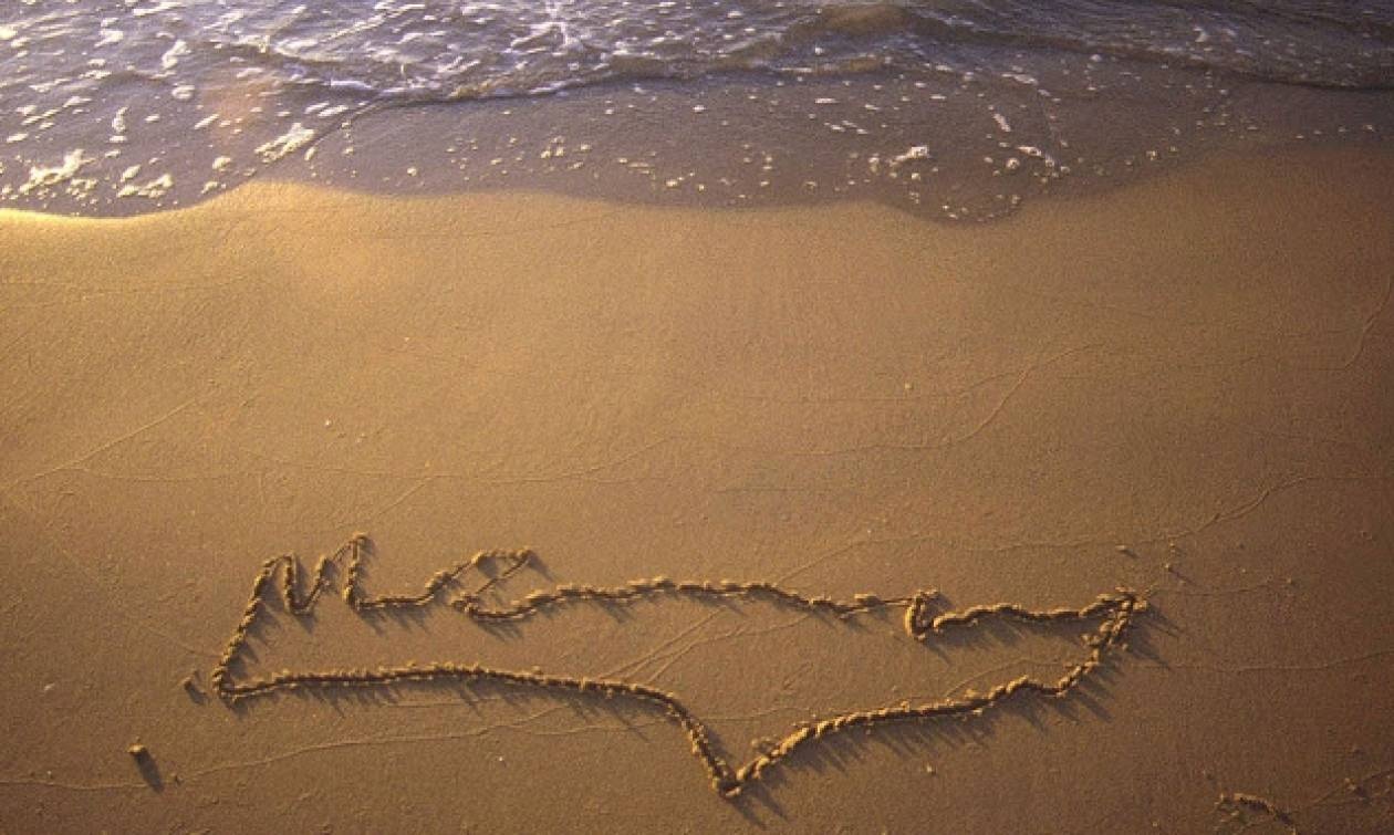 Απίστευτο! Τουρίστρια από την Ολλανδία φώναζε σε Ελληνίδα ότι η παραλία της ανήκε!