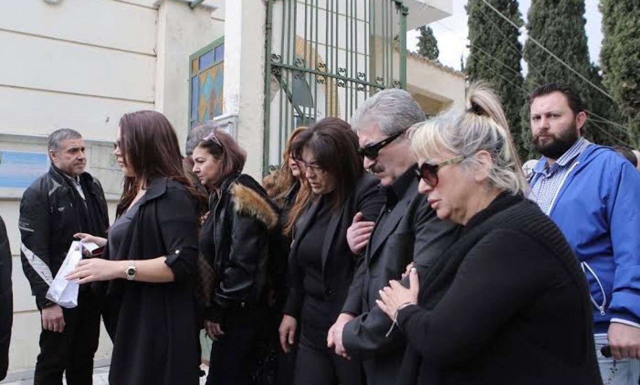 Μνημόσυνο Παντελίδη : Κατέρρευσε η μάνα