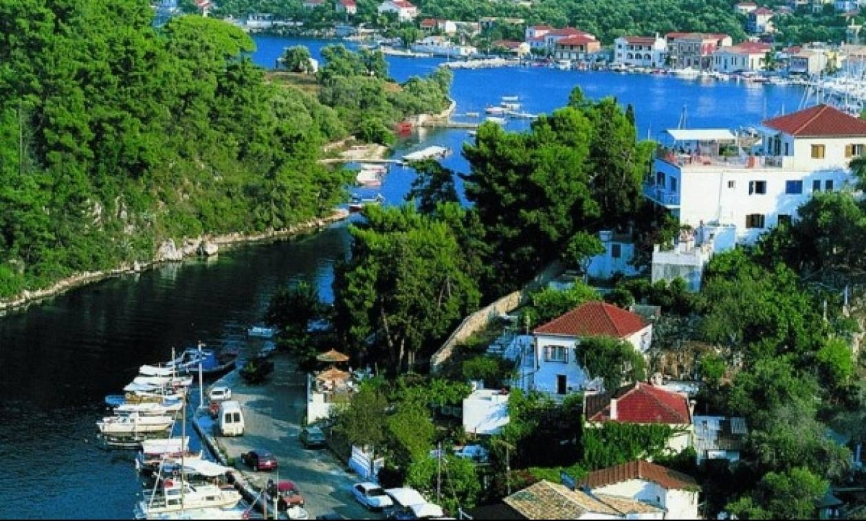 Περιμένουν τα υδροπλάνα στους Παξούς