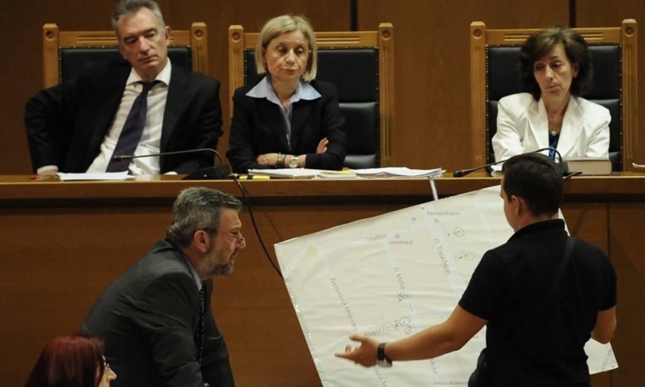 Δίκη Χρυσής Αυγής: Ο αστυνόμος Σαΐνης και ο... περαστικός Ρουπακιάς