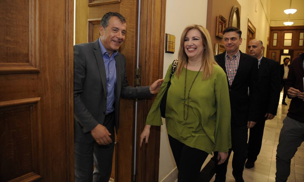 «Πλίνθοι και κέραμοι» η Κεντροαριστερά...