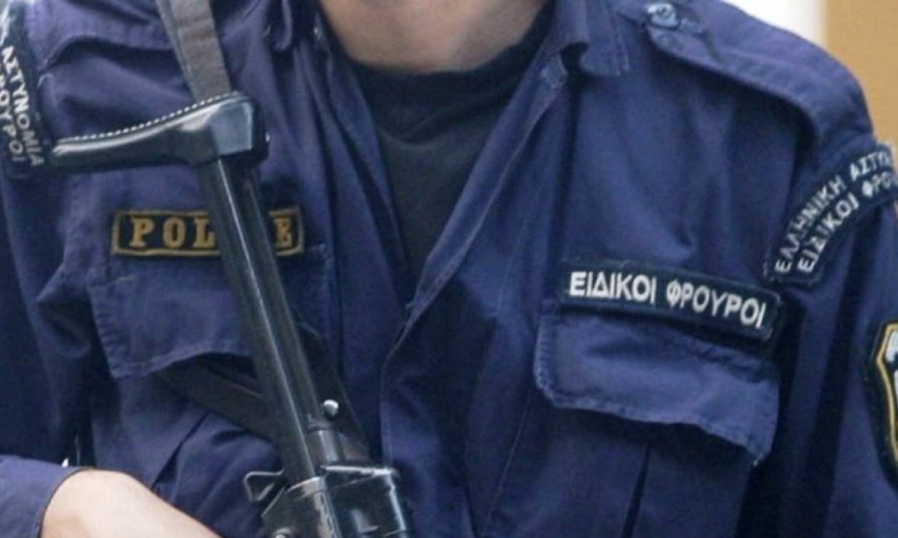 Επίθεση κατά Ειδικού Φρουρού στα Εξάρχεια