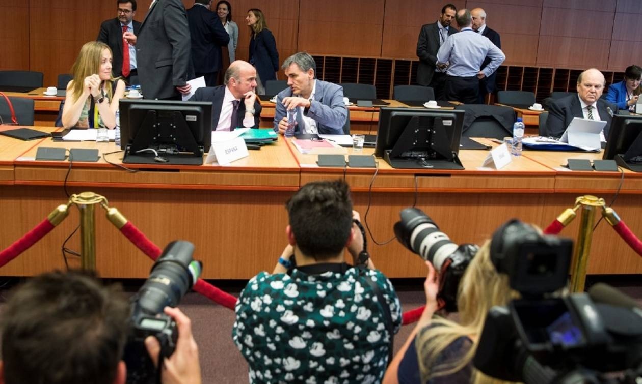 Συμφωνία στο Eurogroup: Πήραμε δόση 8,5 δισ. ευρώ και... υποσχέσεις για το χρέος
