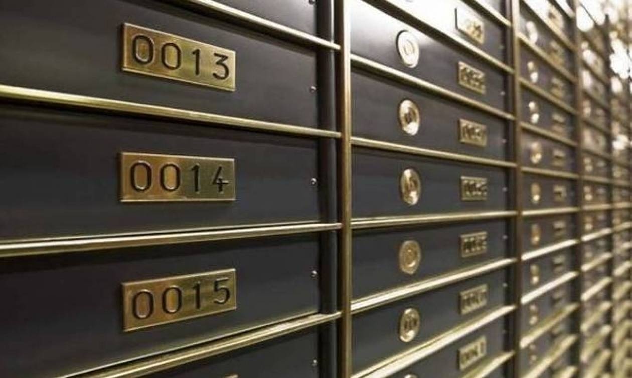 Λίστες φοροδιαφυγής: Οι πολίτες «ξεζουμίζονται» και οι φοροφυγάδες πέφτουν στα μαλακά!