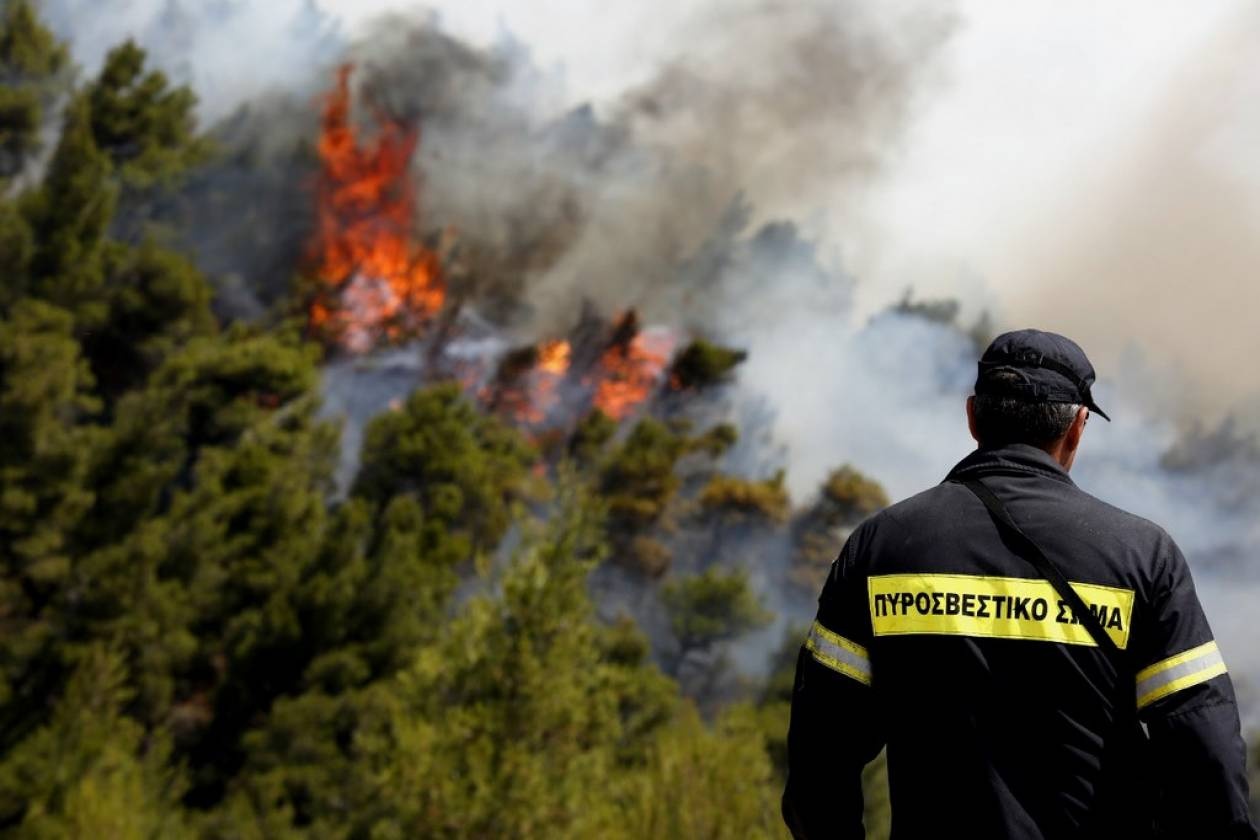 Πύρινη κόλαση σε Ζάκυνθο και Ιωάννινα