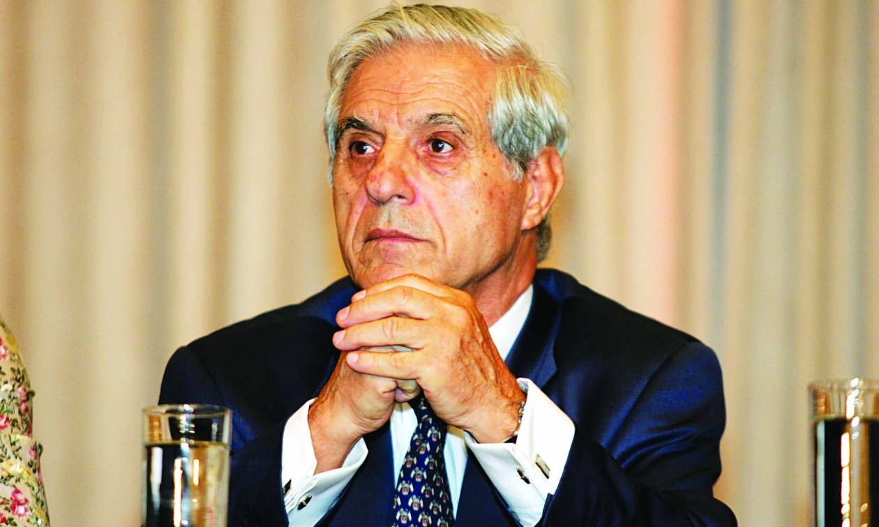 «Αθάνατος»: Το ύστατο χαίρε στον Παύλο Γιαννακόπουλο (pics+vid)