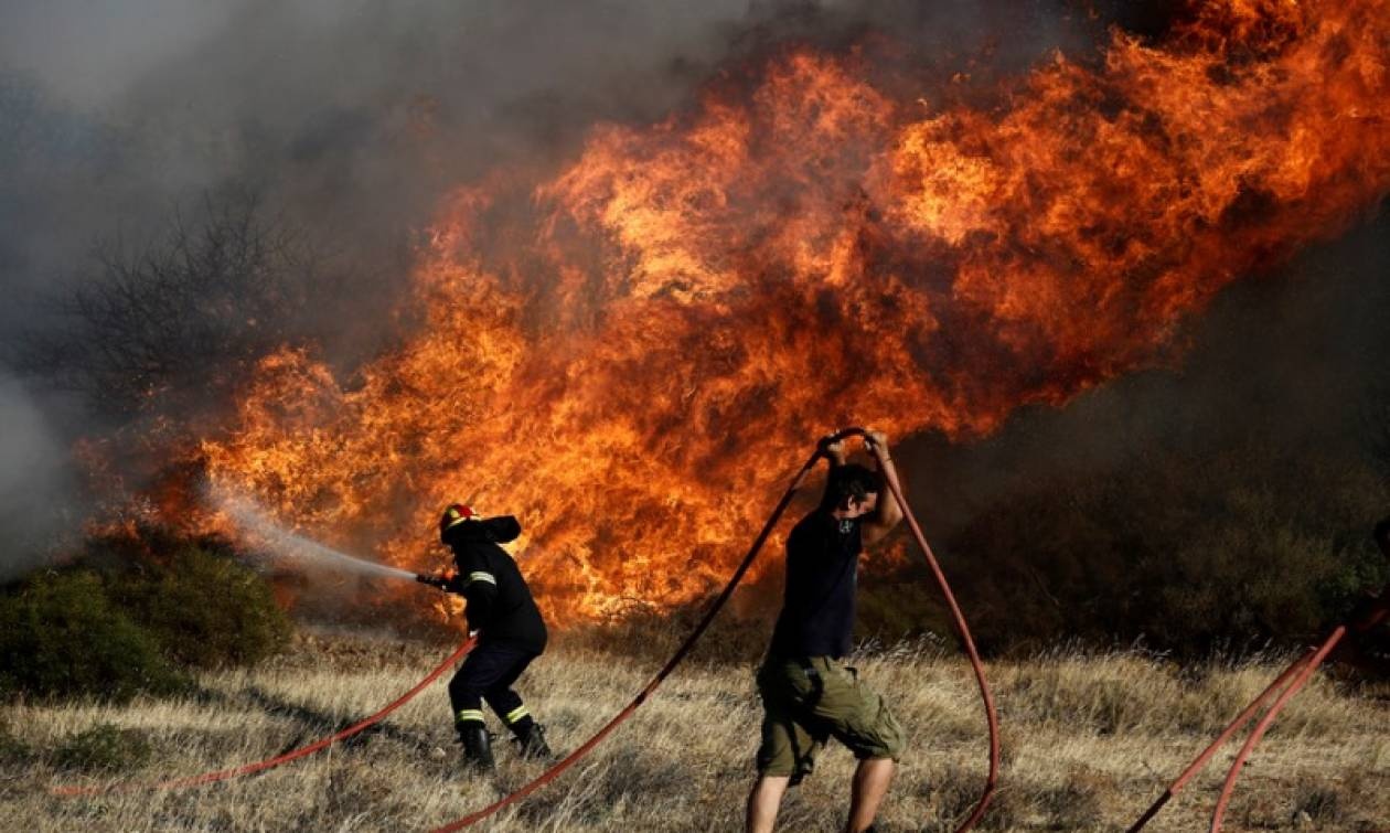Φωτιά στο Πέραμα - Επί ποδός η Πυροσβεστική