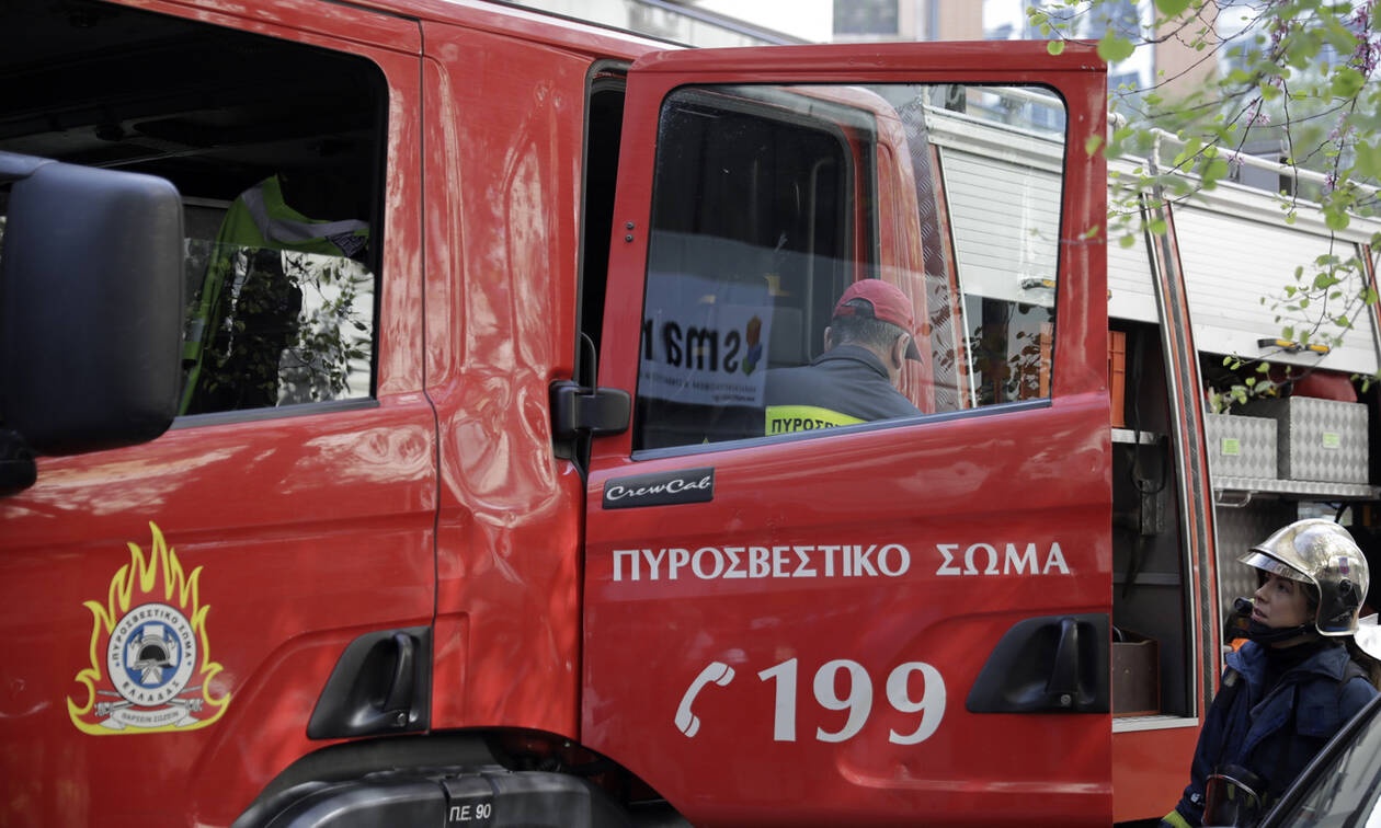Λαμία: Σπίτι τυλίχτηκε στις φλόγες