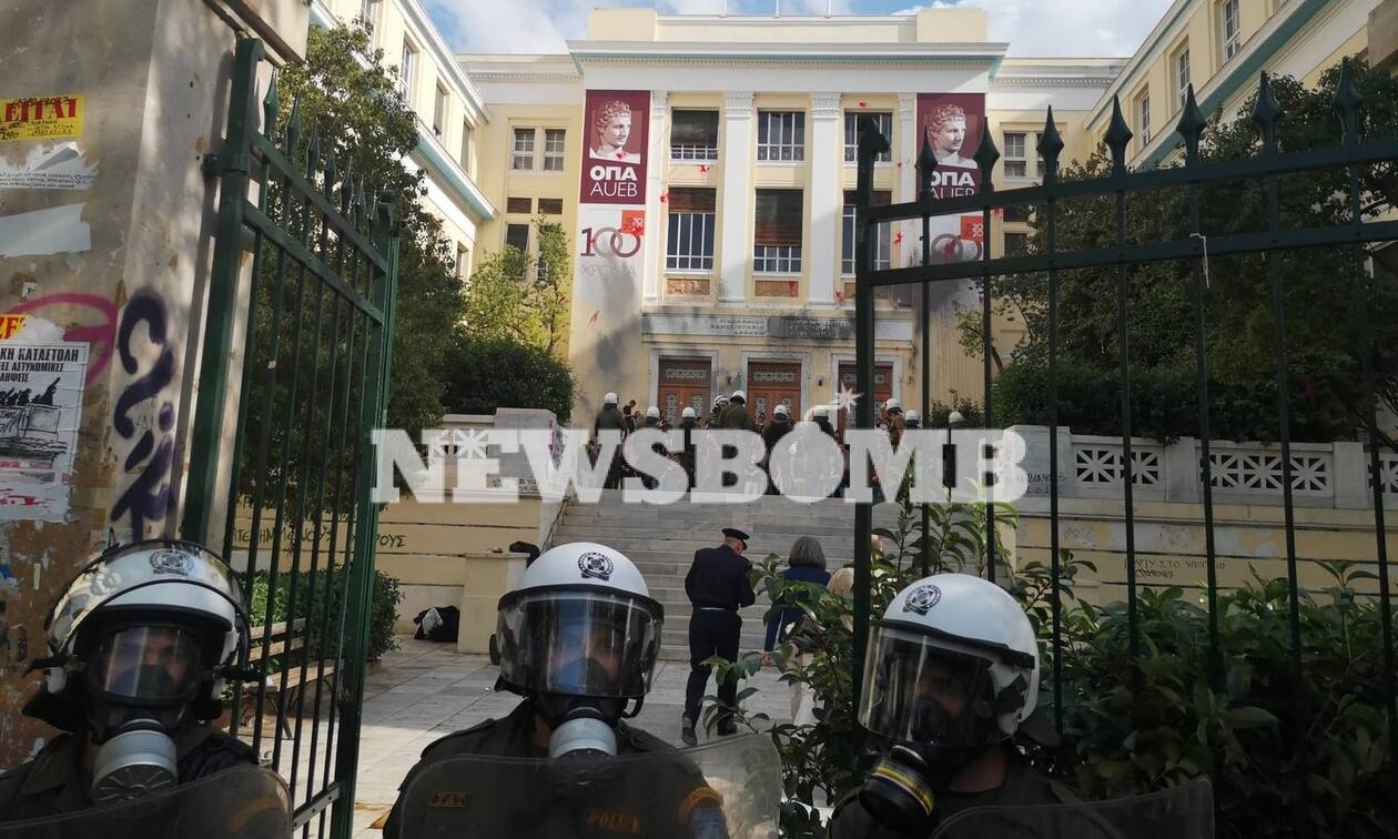 Επεισόδια στο κέντρο της Αθήνας: Ένταση και χημικά στην ΑΣΟΕΕ