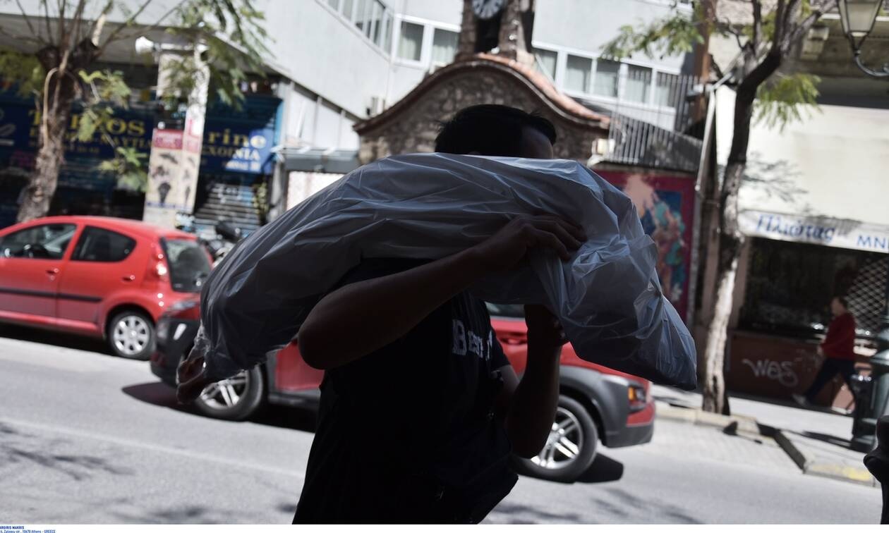 Κορονοϊός: Κωδικός «σούβλισμα αρνιού» - Πώς θα αποτρέψει η ΕΛ.ΑΣ. τα καλέσματα στο σπίτι το Πάσχα