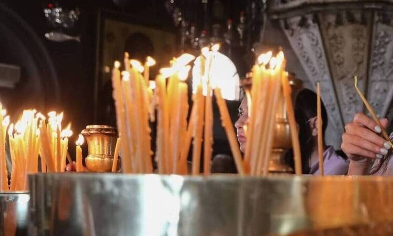 Ιερά Σύνοδος εναντίον Κυβέρνησης για τις κλειστές εκκλησίες μέσα στις γιορτές