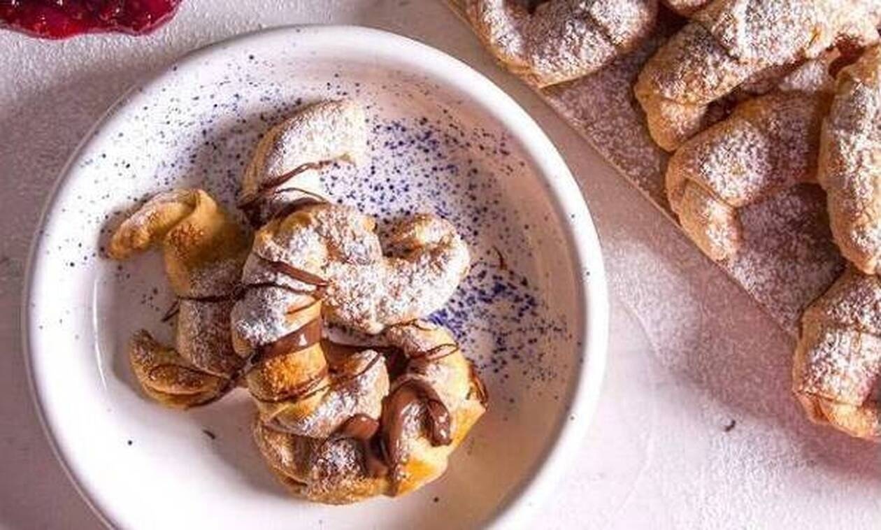 Εύκολα κρουασάν από τον Άκη Πετρετζίκη
