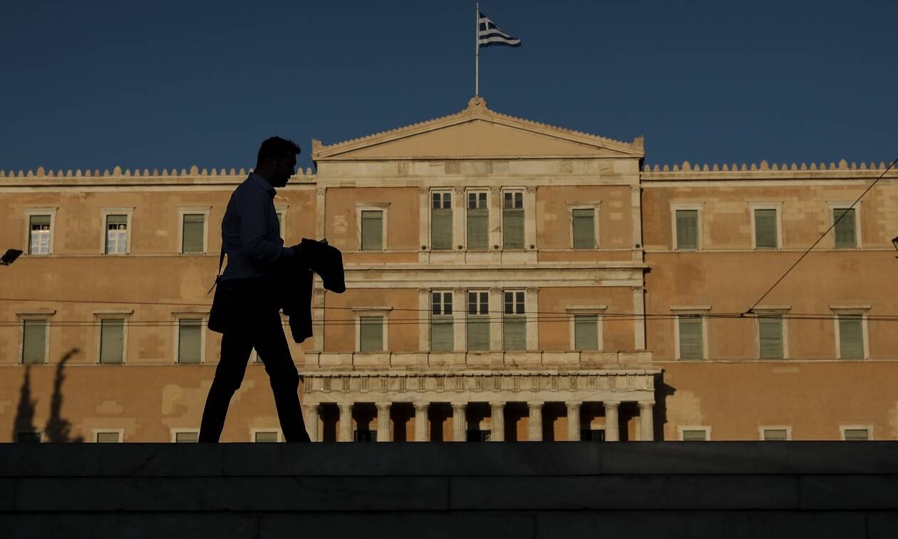 Όπως τον Μάρτιο του 2020: Στο «τραπέζι» αυστηρό lockdown σε όλη τη χώρα