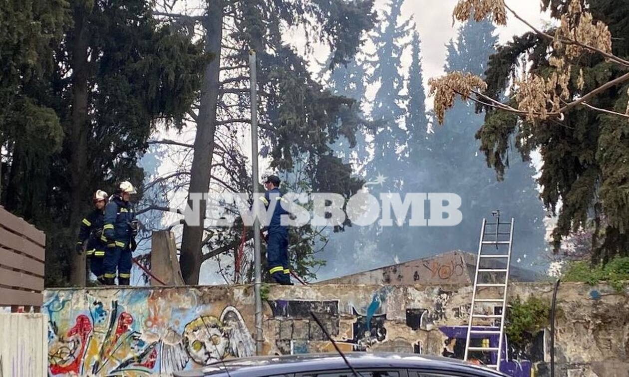 Ρεπορτάζ Newsbomb.gr: Φωτιά σε κτήριο στο άλσος Καισαριανής