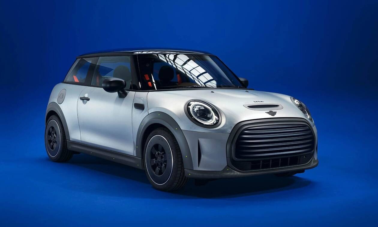 Το Mini Strip τα πέταξε όλα έξω