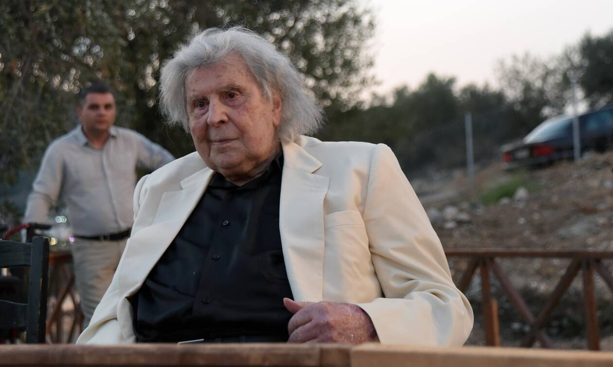 Η είδηση του θανάτου του Μίκη Θοεδωράκη γέμισε με θλίψη όλη τη χώρα